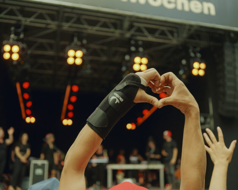 Hände in Herzform an den Winterthurer Musikfestwochen